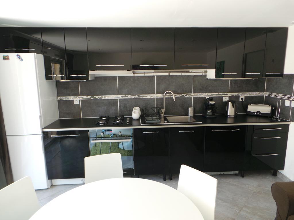 Appartement Vue Montagne Garéoult Eksteriør bilde